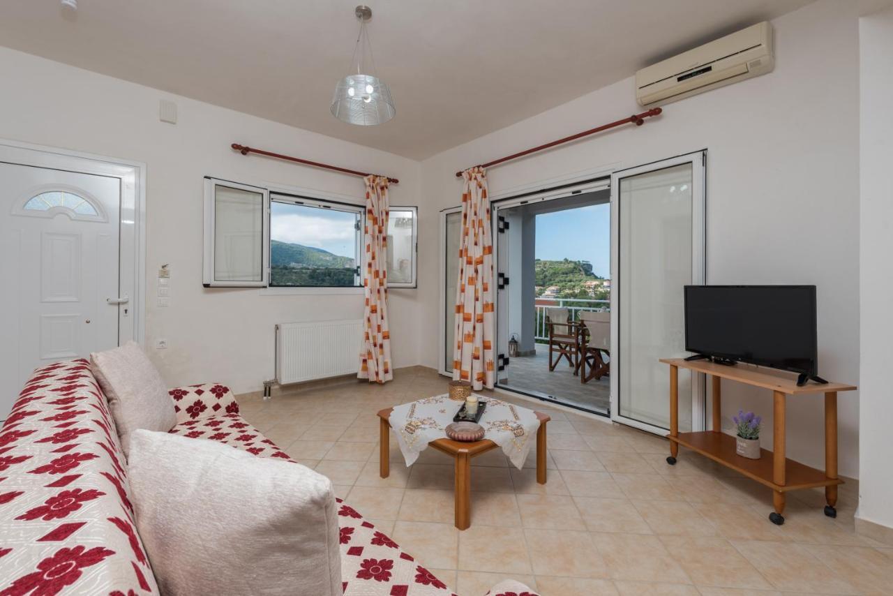Domus Lukas Apartments Marathiás المظهر الخارجي الصورة