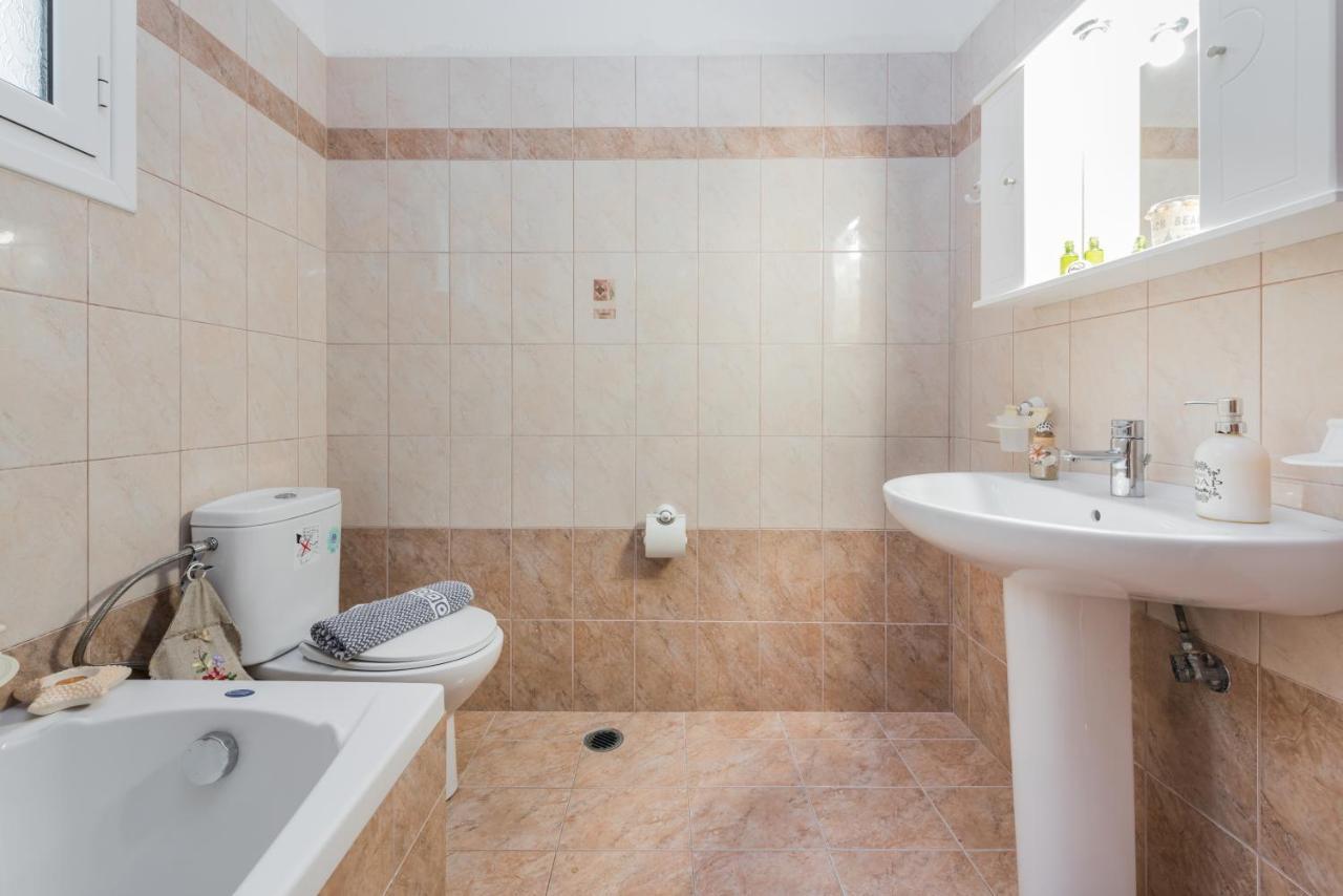 Domus Lukas Apartments Marathiás المظهر الخارجي الصورة