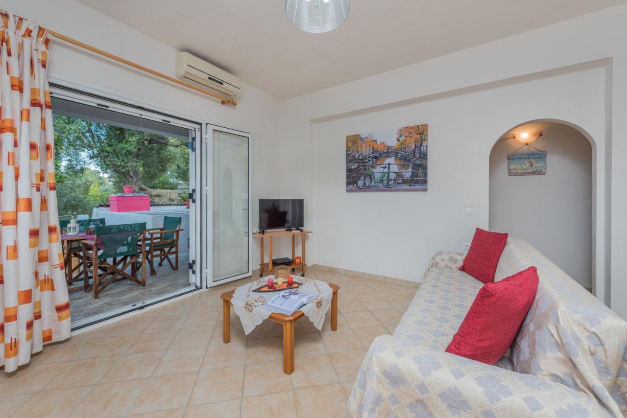 Domus Lukas Apartments Marathiás المظهر الخارجي الصورة
