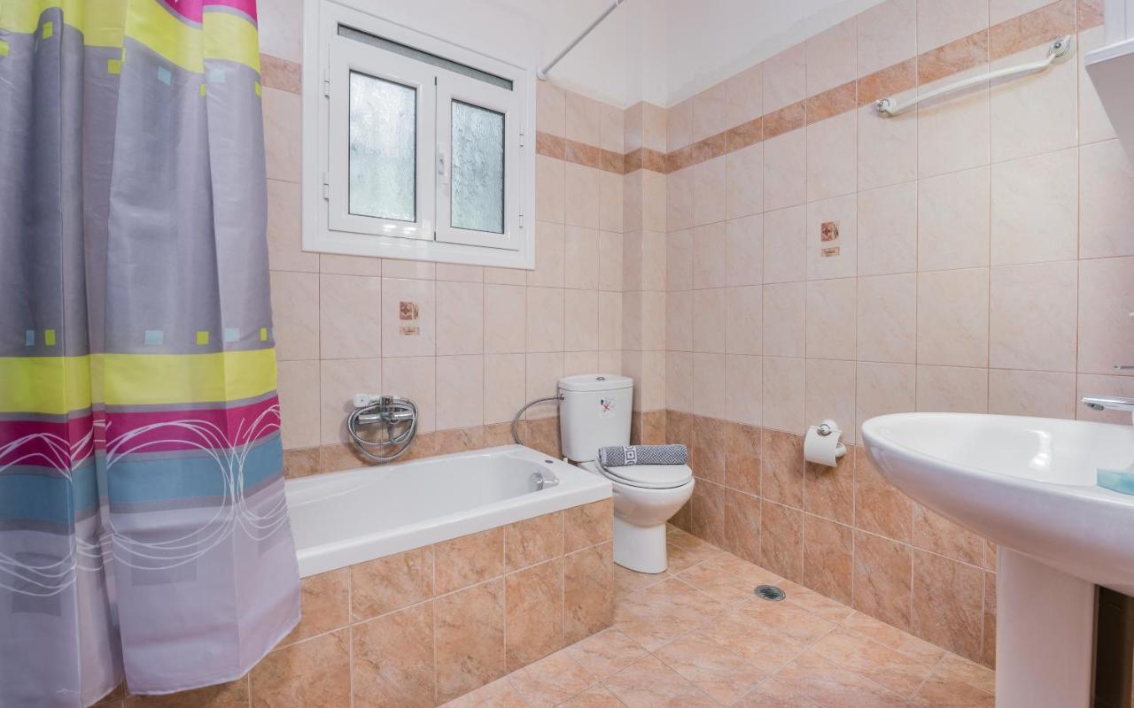 Domus Lukas Apartments Marathiás المظهر الخارجي الصورة