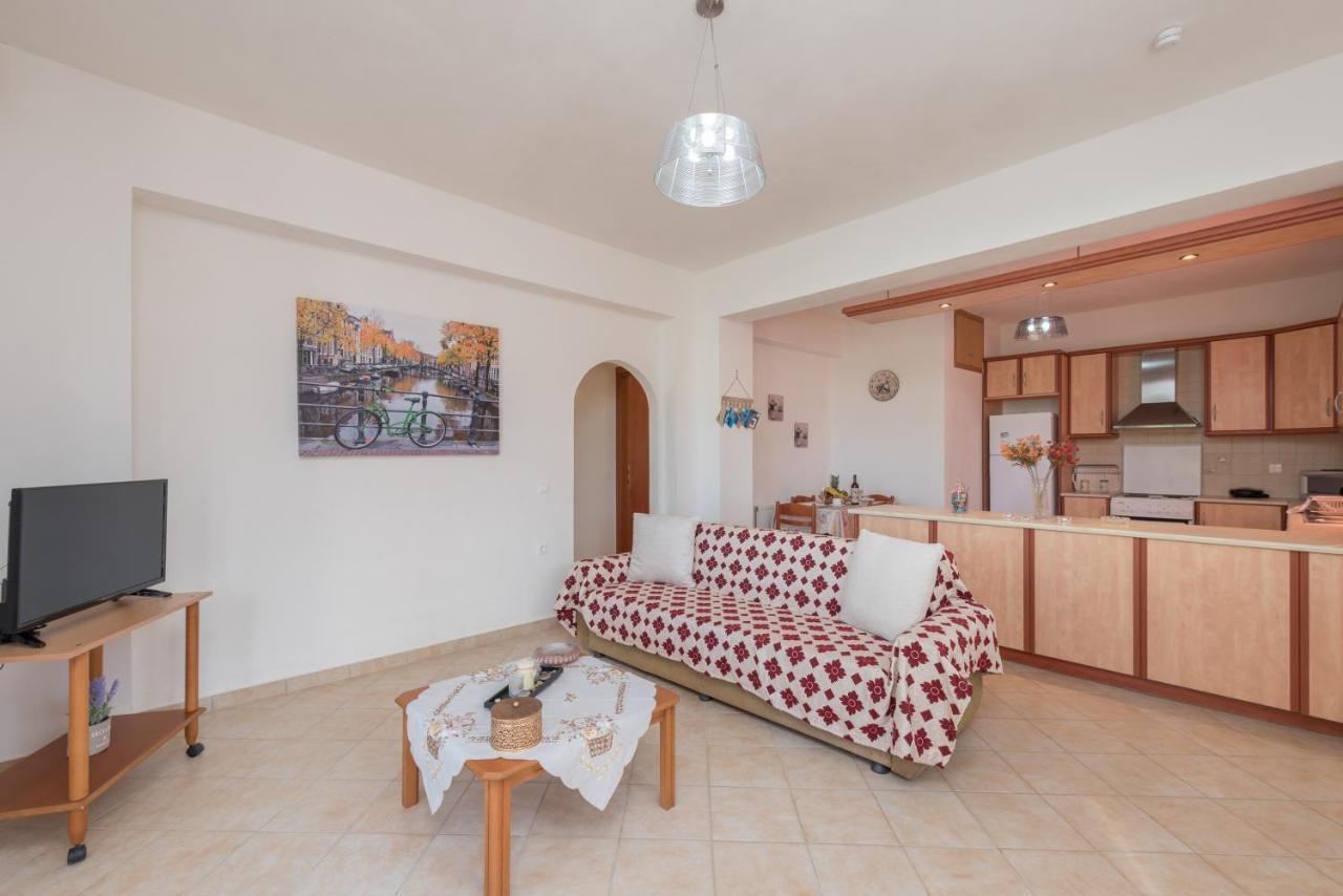 Domus Lukas Apartments Marathiás المظهر الخارجي الصورة