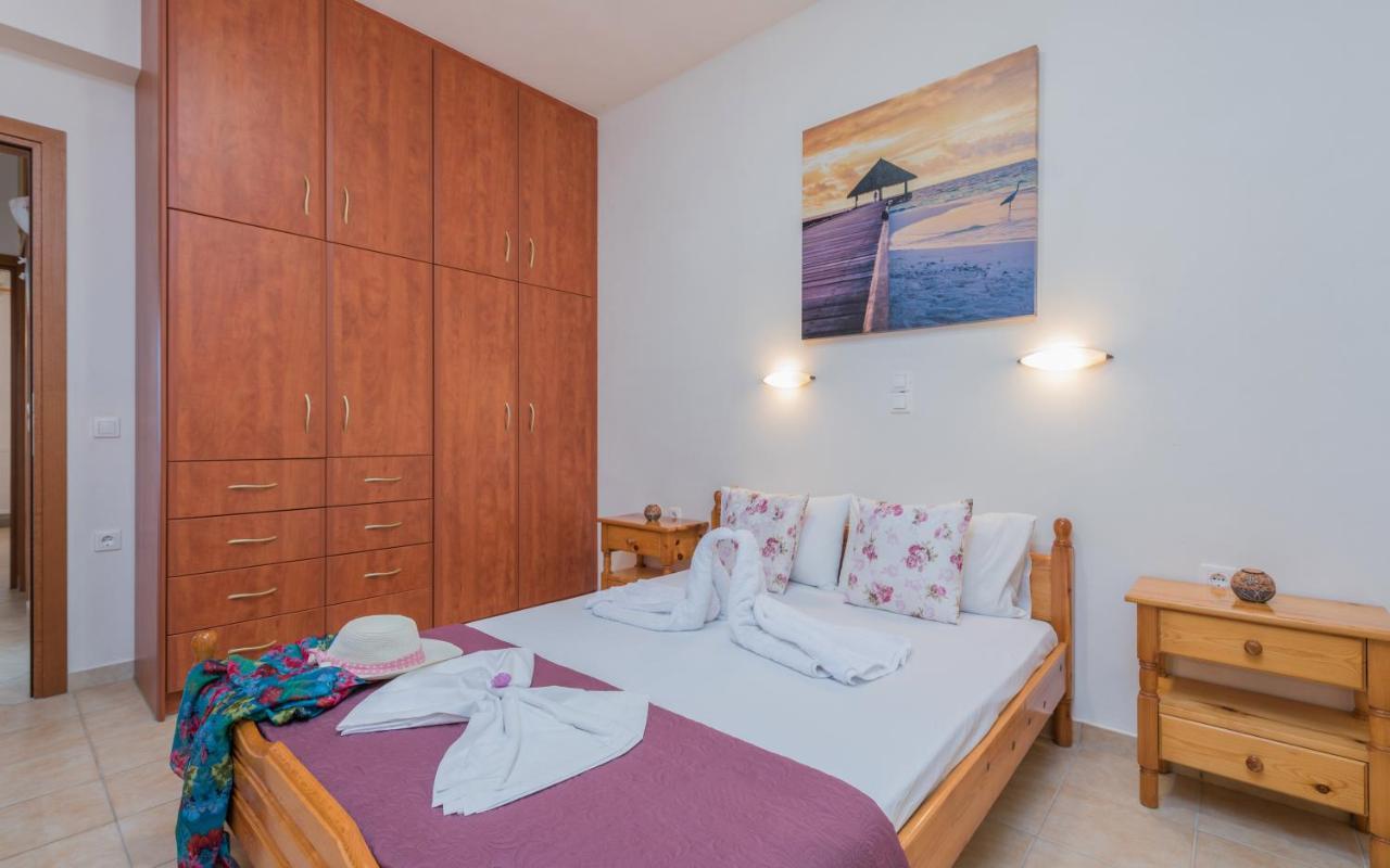 Domus Lukas Apartments Marathiás المظهر الخارجي الصورة